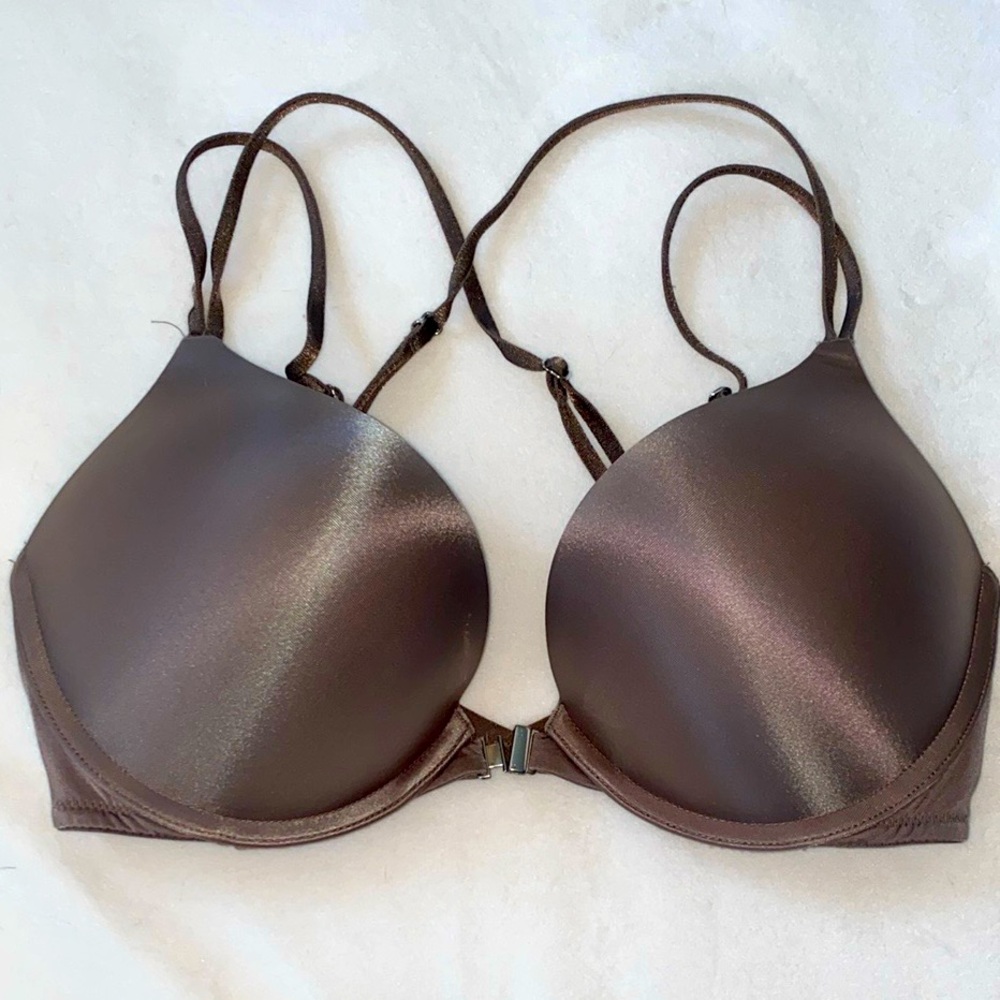 Victoria's Secret Bombshell Add-2-Cups Push Up  Bra Front‎ close 32D Grey
